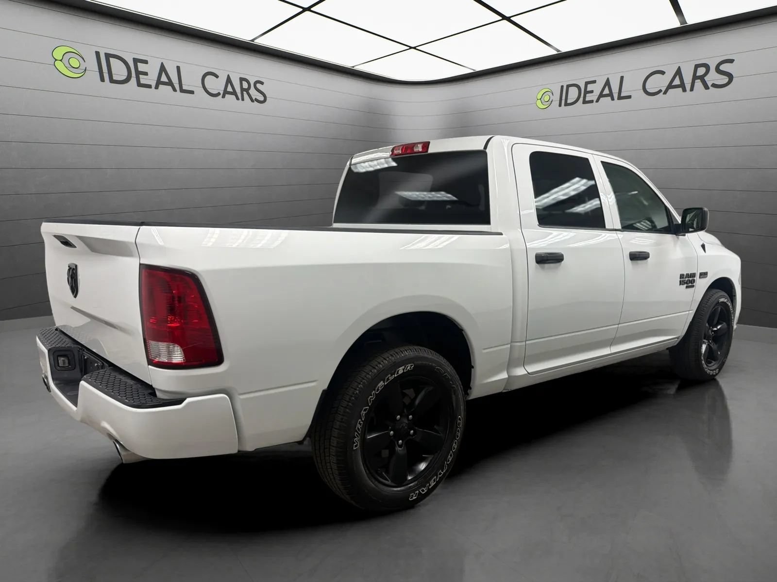 Used 2019 RAM 1500 Express w/ Express Value Package RWD image 5
