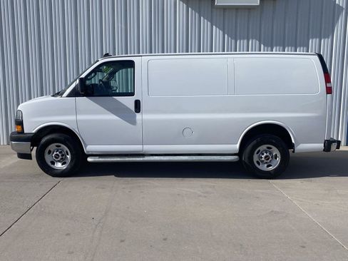 Used 2024 GMC Savana 2500 w/ Driver Convenience Package RWD image 8