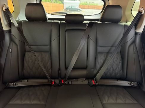 Used 2025 Nissan Rogue Platinum w/ Platinum Premium Package FWD image 30