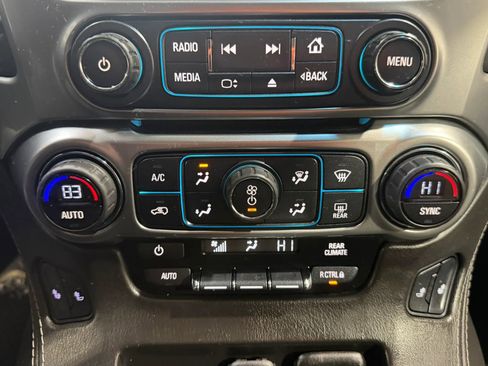 Used 2016 Chevrolet Suburban LT image 19