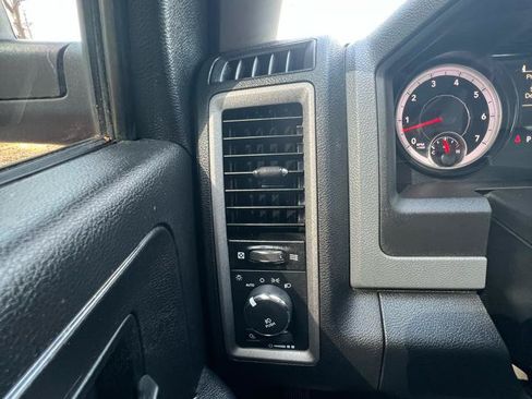 Used 2015 RAM 1500 Express AWD/4WD image 34