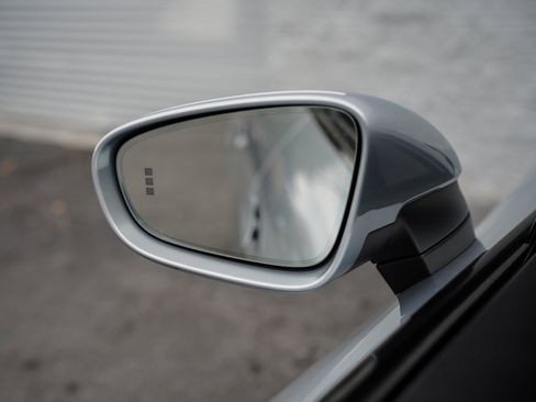 Used 2021 Porsche Taycan 4S w/ Premium Package image 36