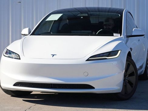 Used 2024 Tesla Model 3 Long Range image 3