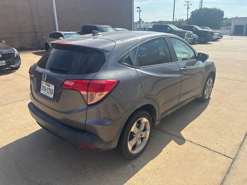 Used 2017 Honda HR-V EX image 5