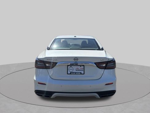 Used 2023 Nissan Maxima SV w/ Floor Mat Group FWD image 4