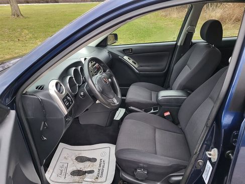 Used 2004 Pontiac Vibe w/ Moon And Tunes Value Package image 11