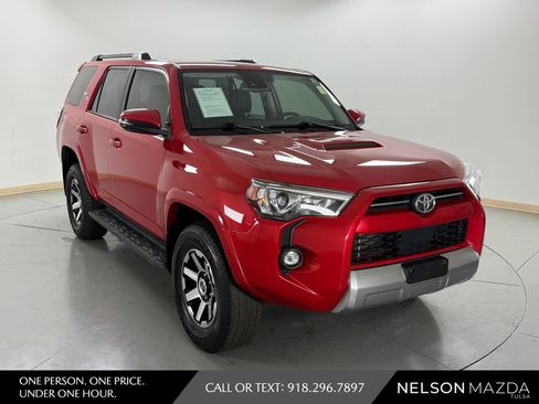 Used 2024 Toyota 4Runner TRD Off-Road Premium AWD/4WD image 4