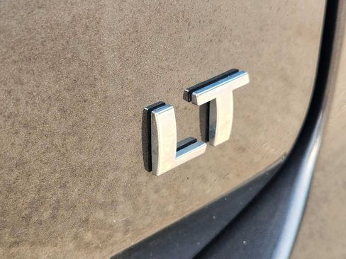 Used 2021 Chevrolet Equinox LT FWD image 11