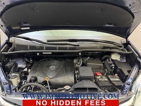 Used 2020 Toyota Sienna XLE Premium AWD/4WD image 10