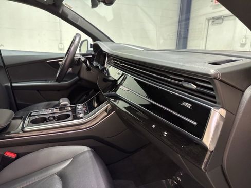 Used 2019 Audi Q8 Prestige w/ Adaptive Chassis Package image 41