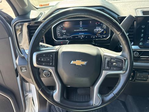 Used 2024 Chevrolet Silverado 2500 LT AWD/4WD image 14