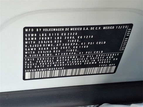 New 2026 Volkswagen Tiguan SE R-Line image 11