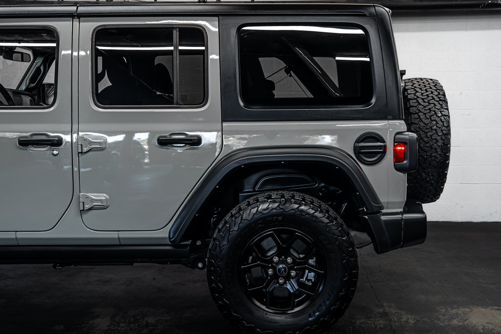 Used 2024 Jeep Wrangler Unlimited AWD/4WD image 13