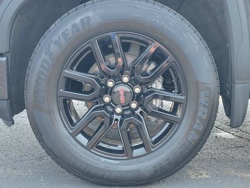 Used 2020 GMC Sierra 1500 Elevation w/ Elevation Value Package AWD/4WD image 11