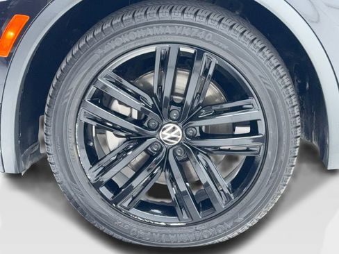 Used 2022 Volkswagen Tiguan SE R-Line FWD image 19