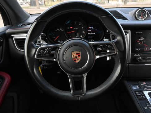 Used 2018 Porsche Macan image 10