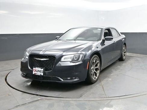 Used 2018 Chrysler 300 S w/ 300S Premium Group image 6