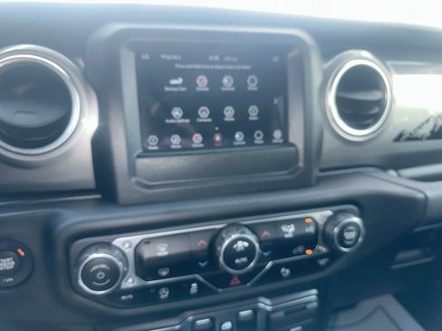 Used 2021 Jeep Gladiator Overland w/ Safety Group AWD/4WD image 23