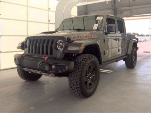 Used 2020 Jeep Gladiator Mojave AWD/4WD image 2