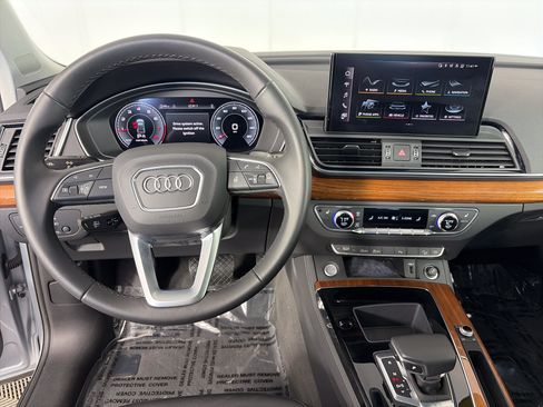 Certified 2021 Audi Q5 2.0T Premium Plus AWD/4WD image 3