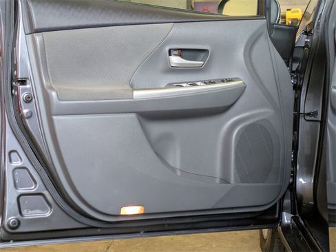 Used 2012 Toyota Prius V Two image 11