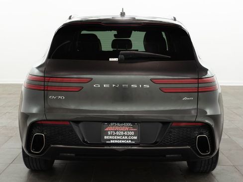 Used 2025 Genesis GV70 2.5T AWD/4WD image 11