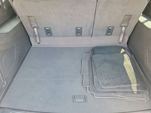 Used 2024 GMC Yukon XL SLT image 7