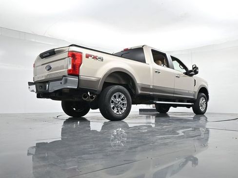 Used 2018 Ford F250 Lariat w/ Chrome Package image 29