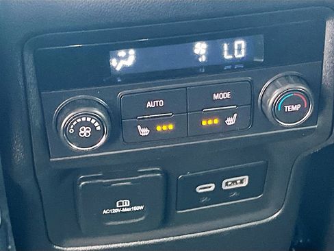 Used 2023 GMC Acadia SLT w/ Preferred Package AWD/4WD image 27