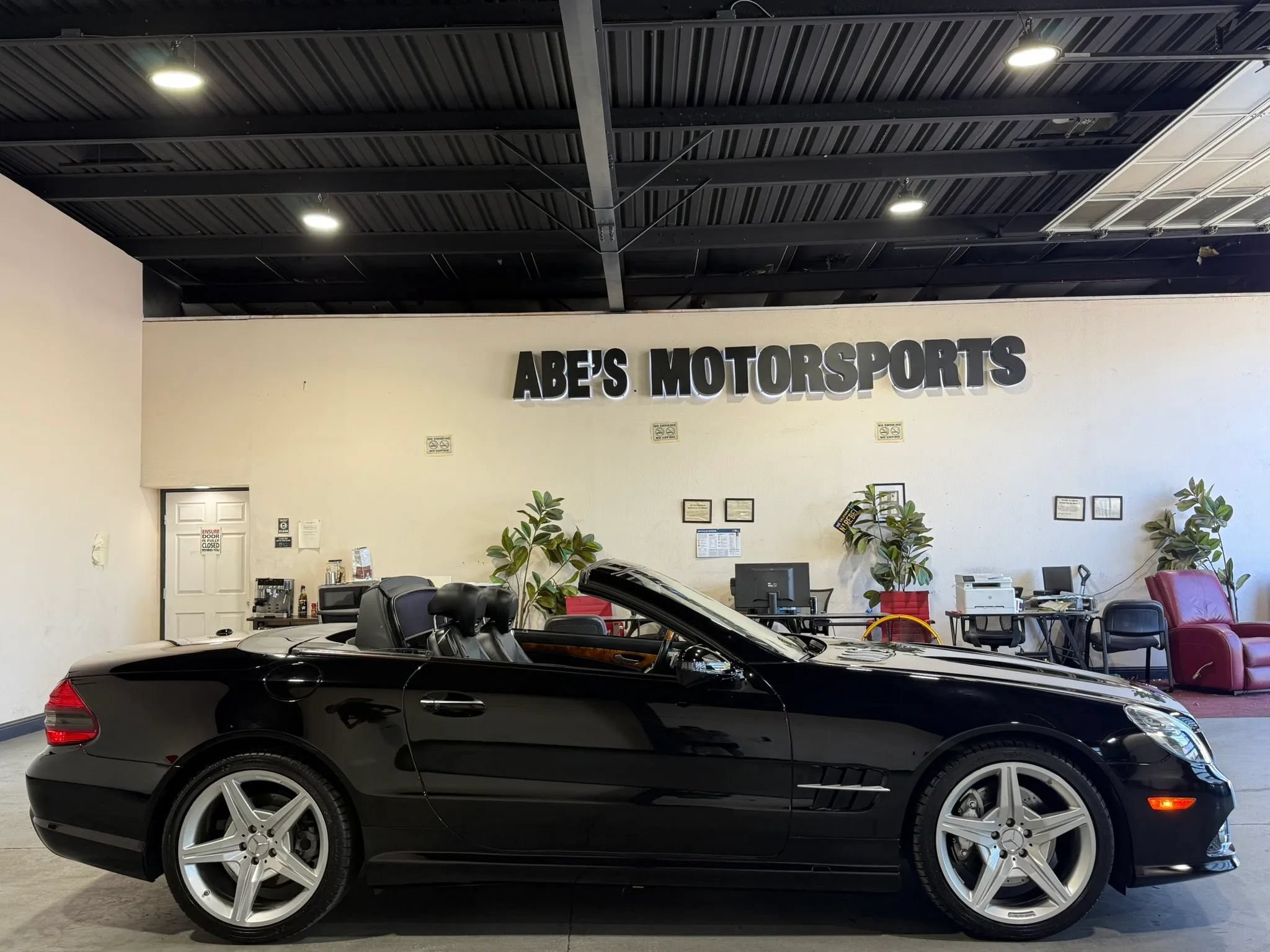 Used 2009 Mercedes-Benz SL 550 image 15
