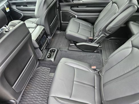 New 2026 Jeep Grand Wagoneer 4WD image 26