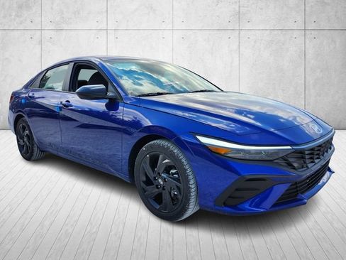 Certified 2026 Hyundai Elantra Sport FWD image 5