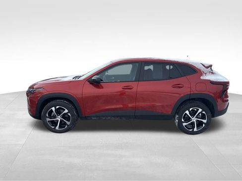 Used 2024 Chevrolet Trax RS image 2