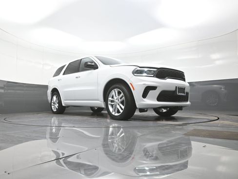 Used 2025 Dodge Durango GT image 9