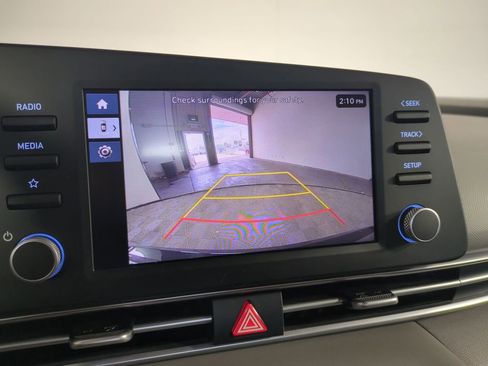 Used 2025 Hyundai Elantra SE FWD image 23