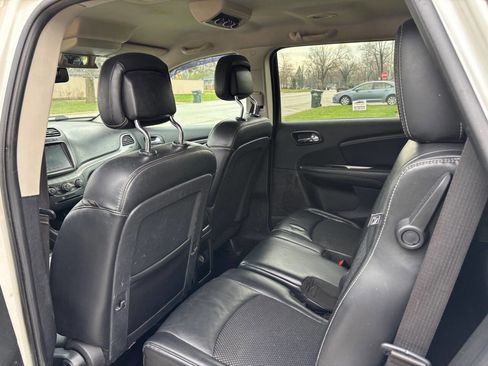 Used 2015 Dodge Journey Crossroad w/ Flexible Seating Group image 7