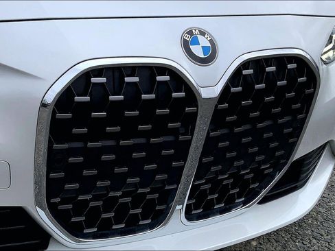 Used 2023 BMW 430i xDrive Convertible w/ Premium Package image 28