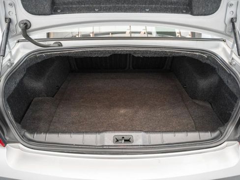 Used 2010 Chevrolet Malibu LS FWD image 9