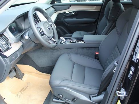 New 2026 Volvo XC90 B6 Plus w/ Protection Package Premier image 12