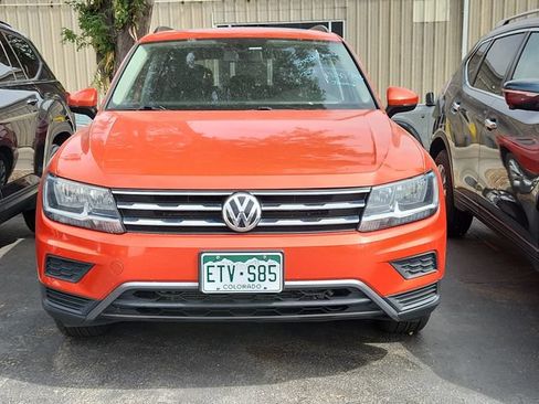 Used 2019 Volkswagen Tiguan SE w/ Panoramic Sunroof Package AWD/4WD image 2