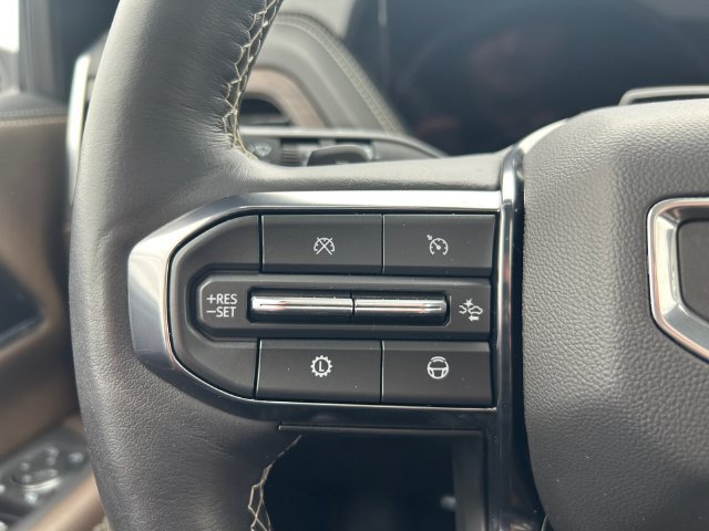 Used 2025 GMC Yukon Denali Ultimate w/ LPO, Illumination Package AWD/4WD image 23