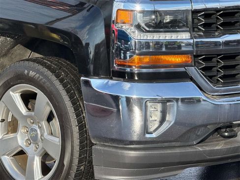 Used 2018 Chevrolet Silverado 1500 LT w/ All Star Edition image 4