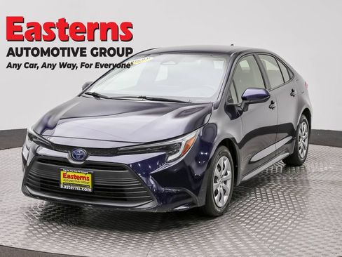 Used 2023 Toyota Corolla LE w/ Carpet Mat Package (TMS) FWD image 1