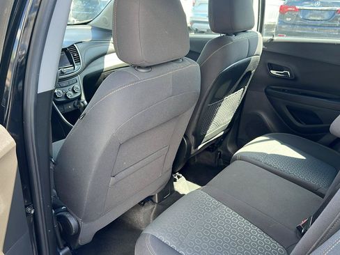 Used 2020 Chevrolet Trax LS FWD image 11