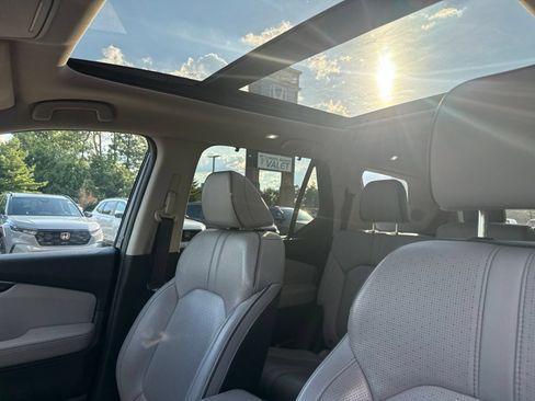 Used 2023 Honda Pilot Elite image 9