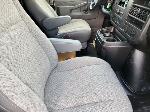 New 2025 GMC Savana 2500 Extended w/ Driver Convenience Package image 10