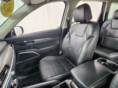 Used 2022 Kia Telluride EX w/ EX Premium Package AWD/4WD image 13