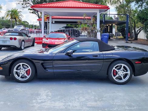 Used 2003 Chevrolet Corvette Convertible w/ Preferred Equipment Group1 RWD image 13