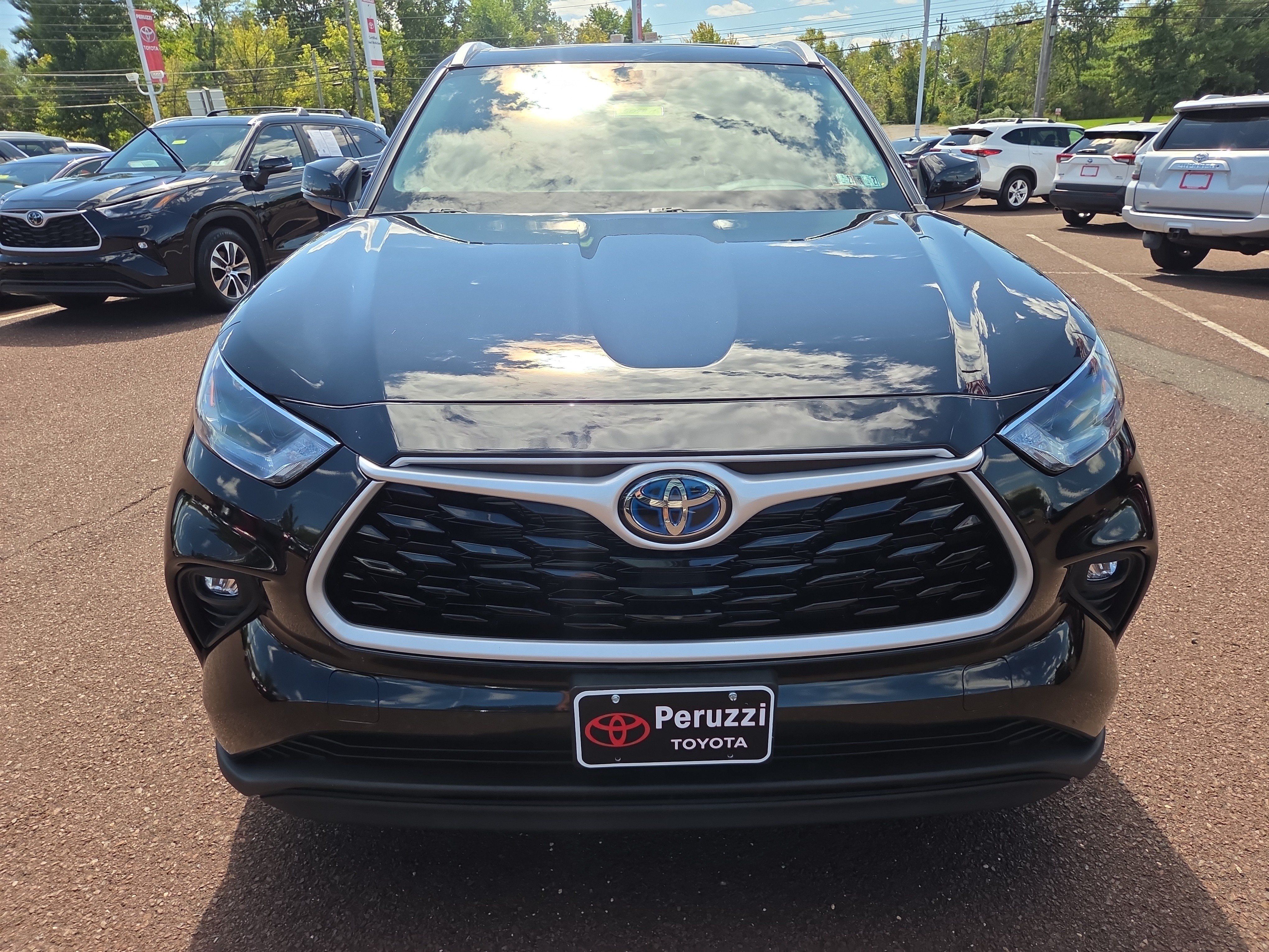 Used 2024 Toyota Highlander XLE AWD/4WD image 8