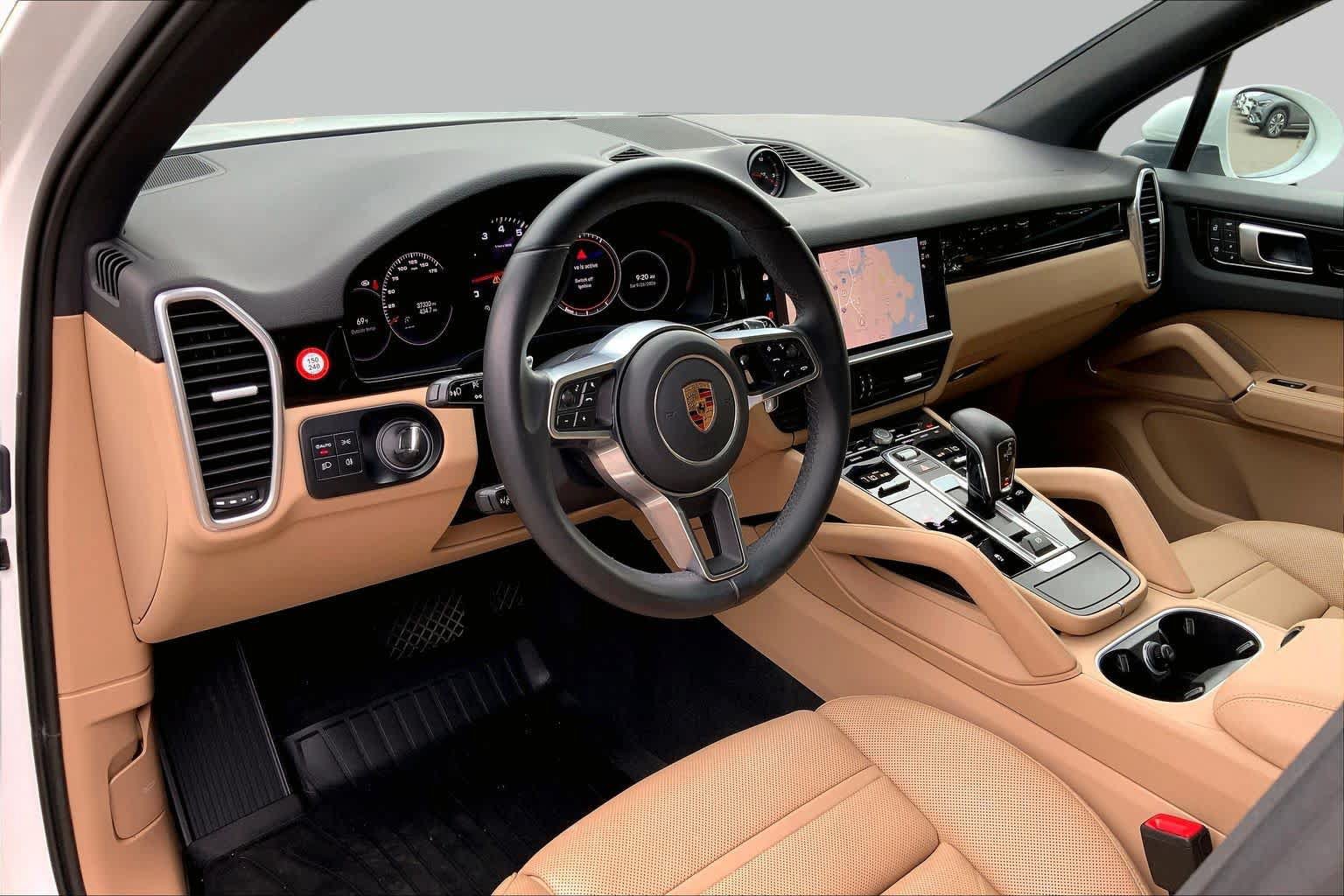 Used 2023 Porsche Cayenne AWD/4WD image 18